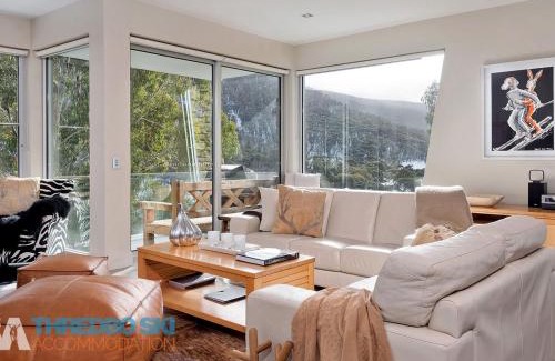 Thredbo Ski Chalet | The Peak 3