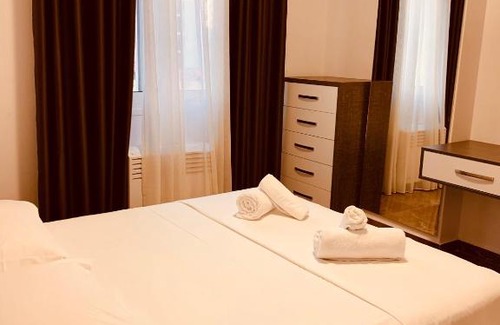 Orikum Apartment | The Peak Hotel & Lounge
