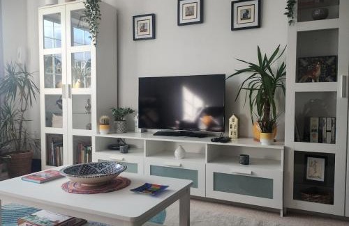 Hollingworth Apartment | The Peak Retreat