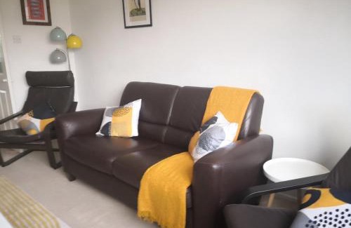 Hollingworth Apartment | The Peak Retreat