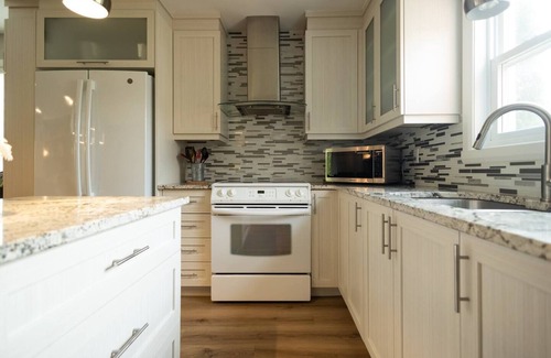 Magog Apartment | The Peaks and the Water