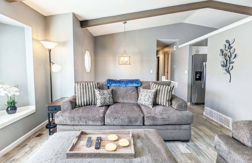 Briargate House | The Peakview Mirage [Newly Renovated Near USAFA]