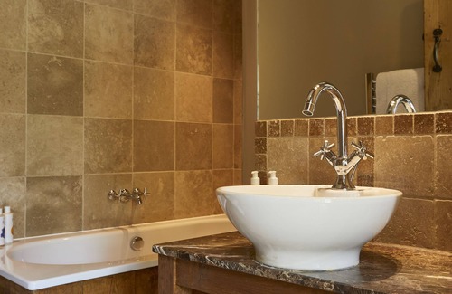 Whitley Hotel | The Pear Tree Inn