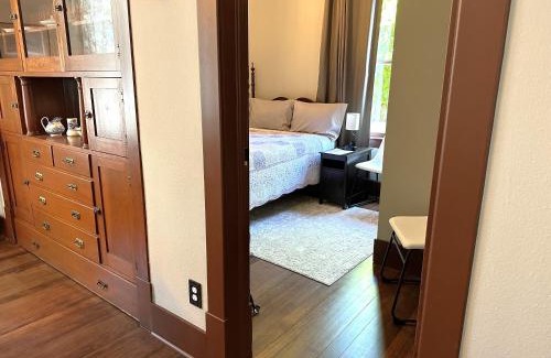 Ilwaco Bed & Breakfast | The Pearl Inn Bed and Breakfast