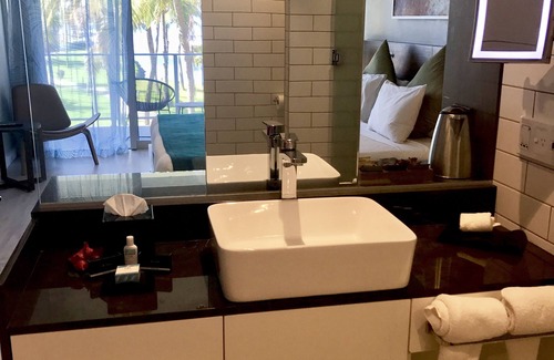 Pacific Harbour Hotel | The Pearl Resort & Spa