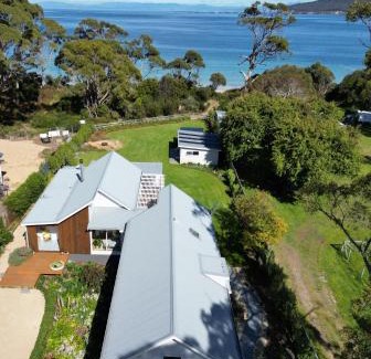 White Beach House | The Pearl Tasmania