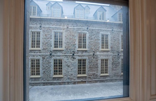 Lower Town Apartment | The Pearls #22| OldQuebec | King Bed | 4Guests