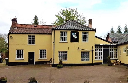 Tacolneston House | The Pelican Guesthouse