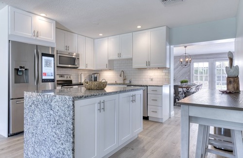 Palm Beach Gardens House | The Pelican Villa | Large Pool + Firepit!