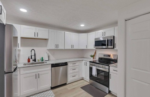 Reynoldsburg House | The Penick Getaway Su
