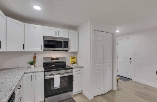 Reynoldsburg House | The Penick Getaway Su