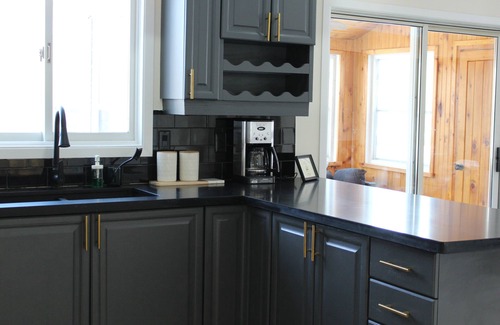 Haliburton Cottage | The Peninsula Cottage in Haliburton - Lakefront w/hot tub
