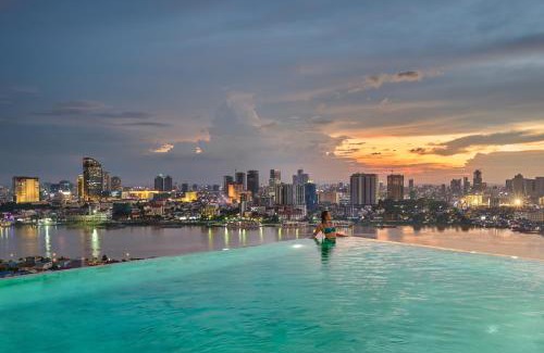Ruessei Kaev Hotel | The Peninsula Phnom Penh
