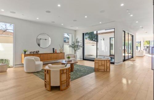 Venice House | The Penmar Retreat - Luxurious resort-style oasis
