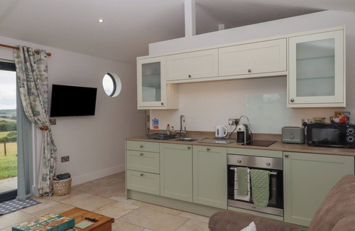 Tiverton Cottage | THE PENNYMOOR, romantic, with hot tub in Tiverton