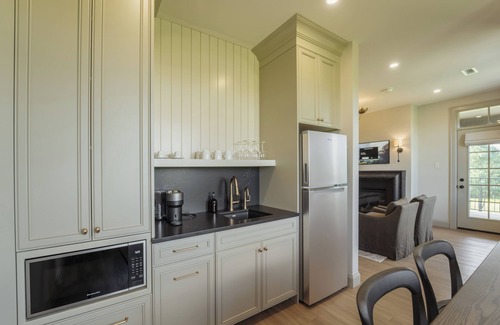 St. Mary's Apartment | The Penrose Suites