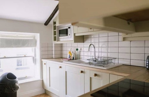 Wing Apartment | The Penthouse, 2 bed flat, sleeps 4, Brampton Town Centre, Hadrian’s Wall