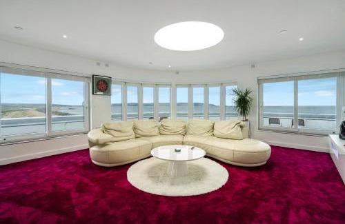 Milford on Sea Apartment | The Penthouse - Marine House