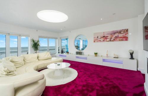 Milford on Sea Apartment | The Penthouse - Marine House