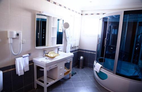 Ennasr Hotel | The Penthouse Suites Hotel