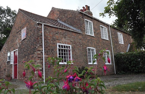York Cottage | The perfect family holiday home, quiet village setting, yet just a stone’s throw from York.