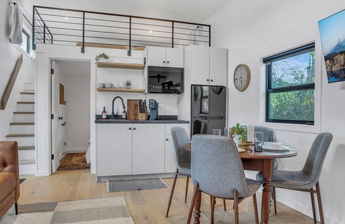 Warfordsburg House | The Perch | Amazing Views + Fire Pit + Grill