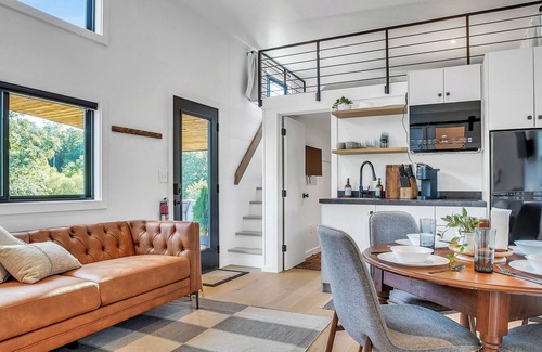 Warfordsburg House | The Perch | Amazing Views + Fire Pit + Grill