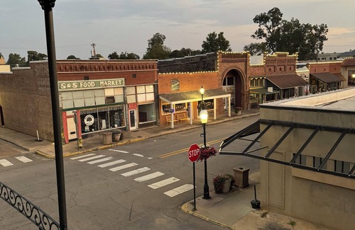 Van Buren Apartment | The Perch at Main Street Suites: A great way to experience downtown Van Buren!