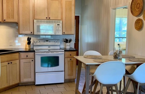 Laguna Beach Estates Cottage | The Perch- FREE Golf Cart! Recently Updated, Sleeps 5, 1.5blocks from the beach.