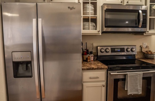 Stetson Hills House | The Perfect 5-bedroom Home for The Entire Family