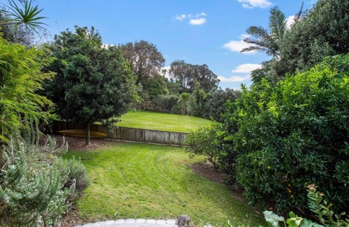 Auckland Apartment | The Perfect Beach Sanctuary - Netflix - WiFi