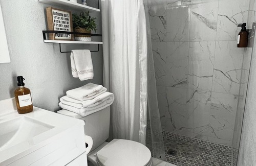 Jacarandas Apartment | The perfect blend of comfort and convenience in our cozy studio apartment