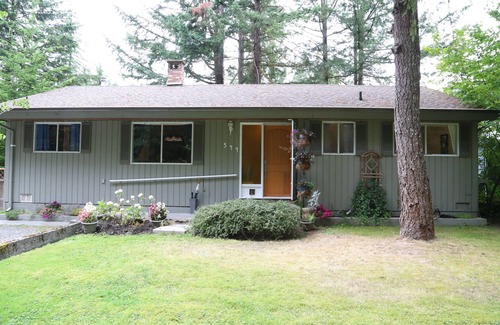 Cultus Lake Cottage | The Perfect Cottage For A Family Vacation At The Lake