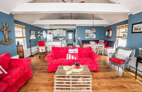 Clinton Cottage | The Perfect Family Beachfront Cottage The Viola Cottage