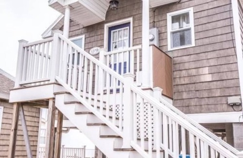 Clinton Cottage | The Perfect Family Beachfront Cottage The Viola Cottage