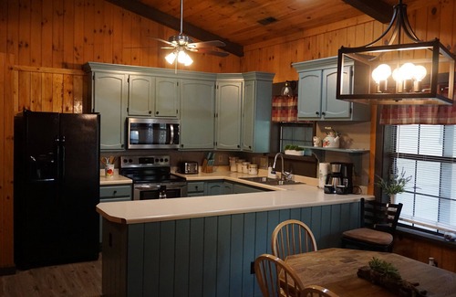 Cosby House | THE PERFECT FAMILY VACATION GETAWAY IN THE MOUNTAINS! Newly renovated w/ patio!