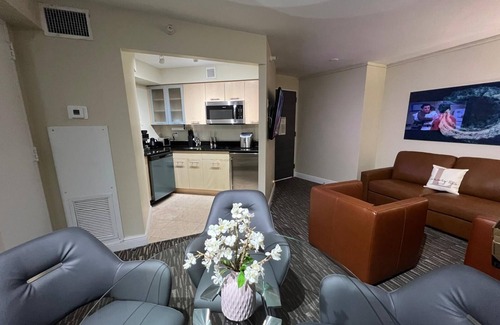 East Fort Lauderdale Hotel | The Perfect Fusion: Hotel + VrbonExperience the best of both worlds.