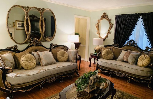 Greensboro House | The Perfect Gem!! 4 Bedrms. Luxury Home.Don’t Miss this one!!!