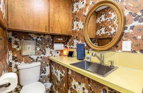 Cloverdale House | The Perfect Get Away - All Who Wander Are Not Lost!