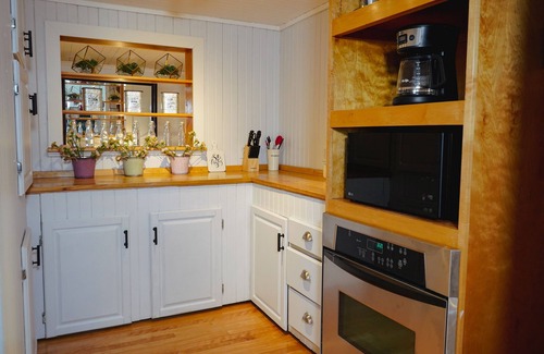 Inverness House | The perfect getaway home for families or large groups!