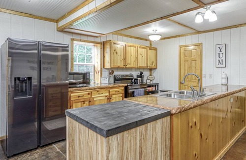 Clinton House | The perfect getaway on 14 acres just minutes from Truman Lake!