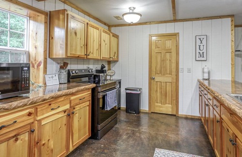 Clinton House | The perfect getaway on 14 acres just minutes from Truman Lake!