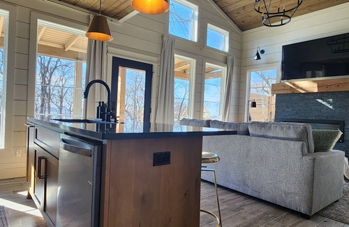 Hoyt House | The perfect getaway on Lake Eufaula and just minutes from all things FUN!