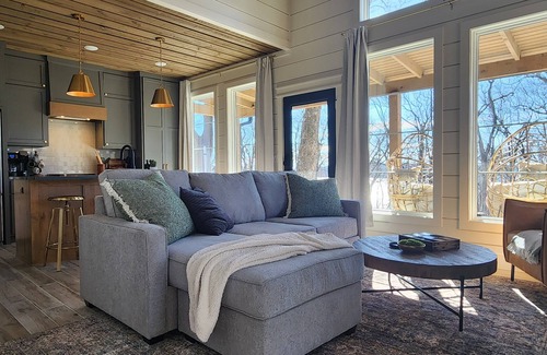 Hoyt House | The perfect getaway on Lake Eufaula and just minutes from all things FUN!