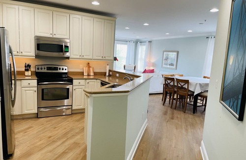 Sun Ridge Condo | The Perfect Getaway-Beautiful 4 bedroom Bayside Resort