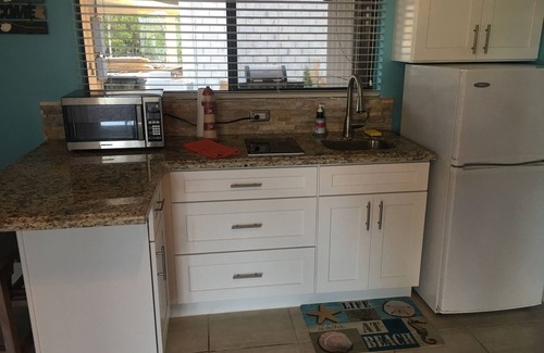 Venetian Shores House | The Perfect Getaway with Swimming Pool, Jacuzzi and Boatslip