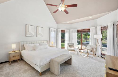 Ponder House | The Perfect Holiday Getaway 5BR 4BA with Pool and Hot Tub
