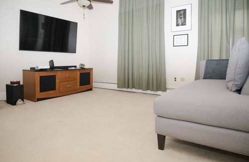 Burlington House | The Perfect Home Away From Home. Enjoy a Great Couples Getaway.