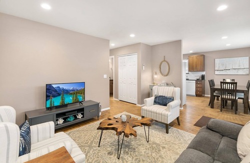 Anacortes House | The Perfect Jumping Off Point! Free WiFi and Great Location!