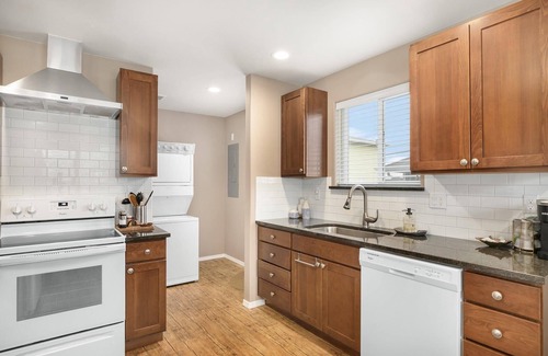 Anacortes House | The Perfect Jumping Off Point! Free WiFi and Great Location!